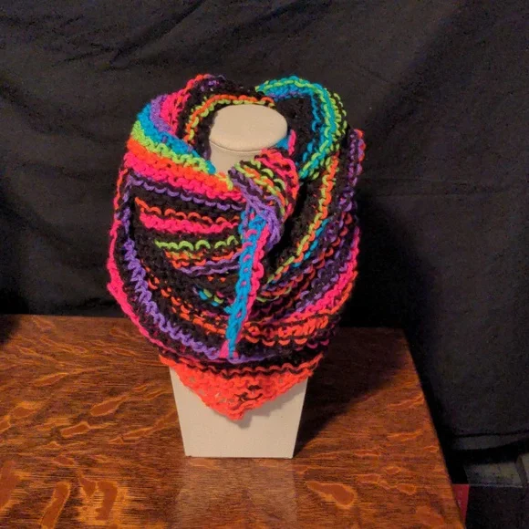 NWT! Handmade Acrylic Knit Triangle Scarf Black and Bright Multicolored OSFM - Picture 1 of 6